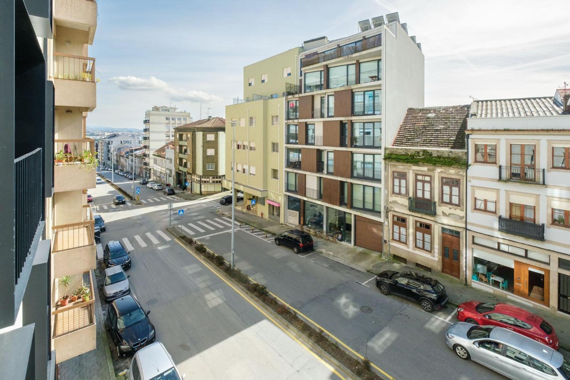 Wonderfull Campanha Train Station With Parking * Oporto