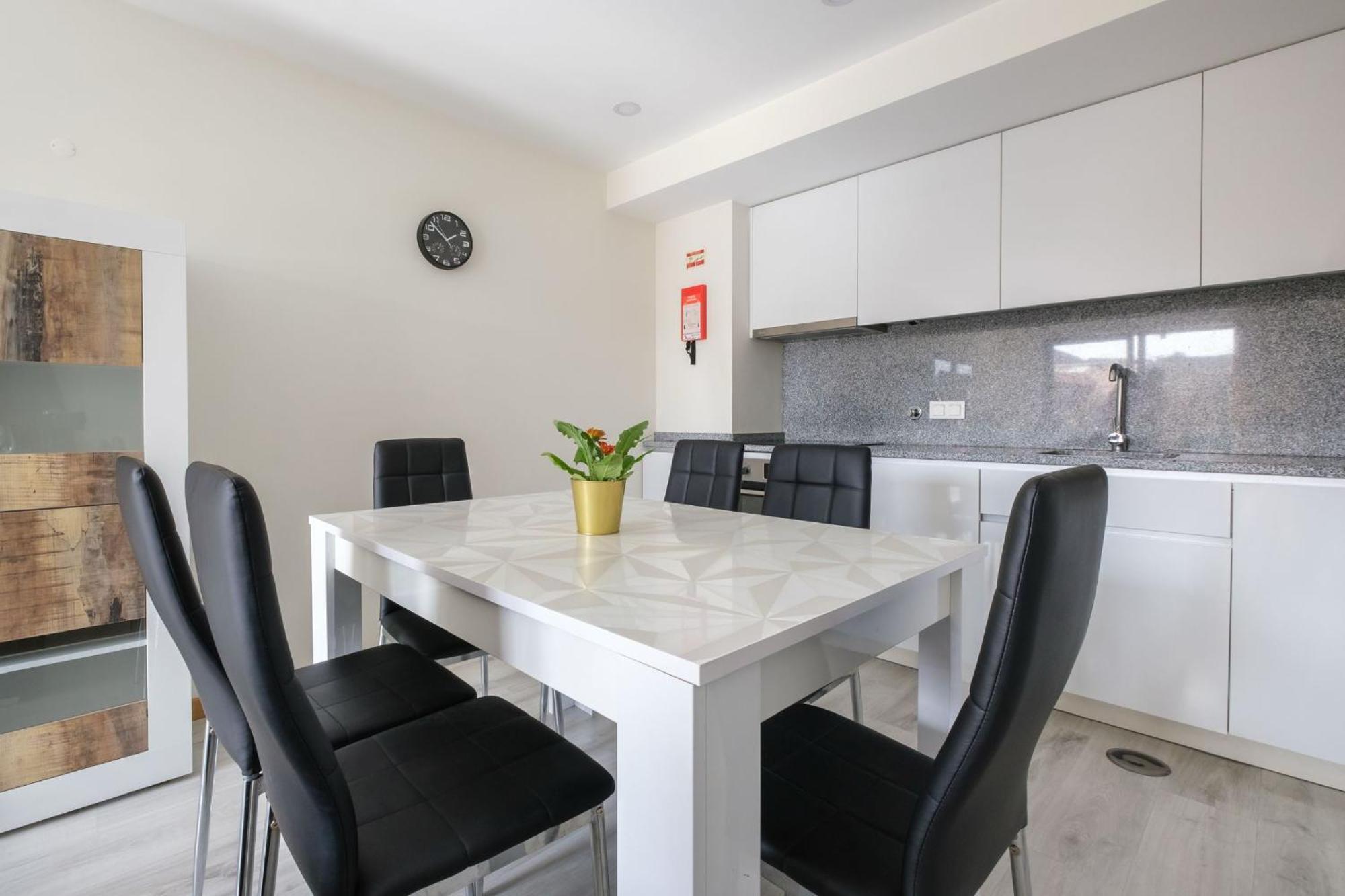 Wonderfull Campanha Train Station With Parking Appartement *