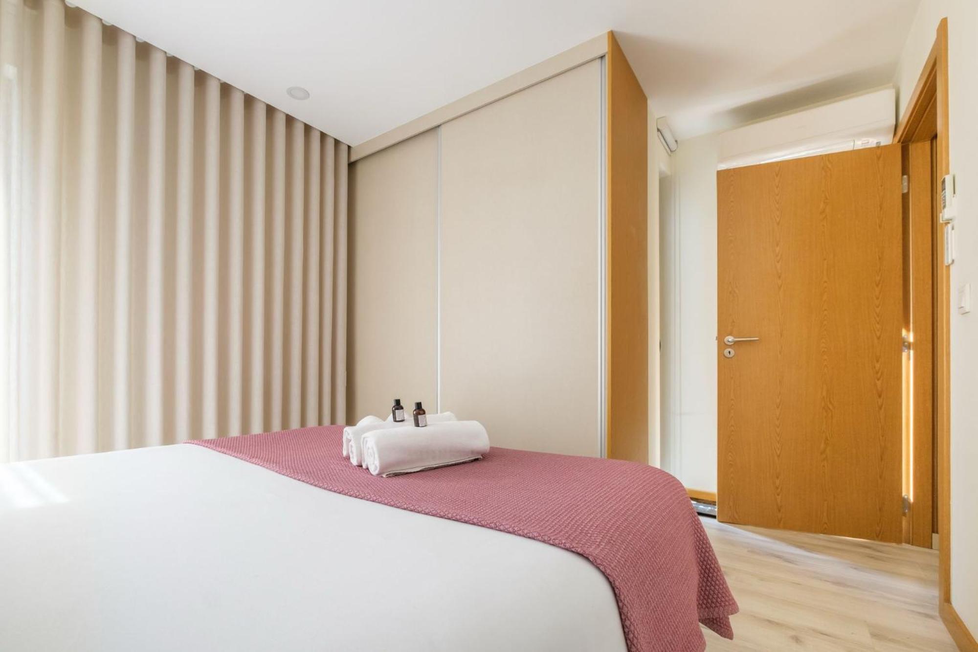 Wonderfull Campanha Train Station With Parking Appartamento Oporto